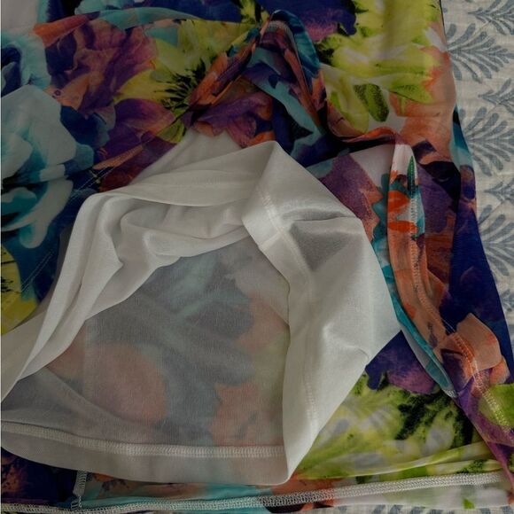 🇺🇸 Worthington bright ruffle floral tank Blouse with button back banded bottom - Picture 10 of 11